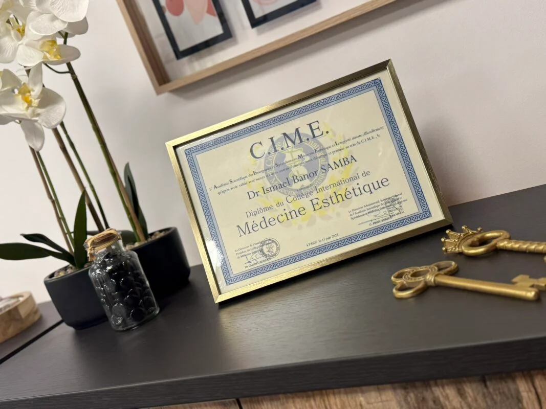 Diplôme du Collège International de Médecine Esthétique présenté au cabinet