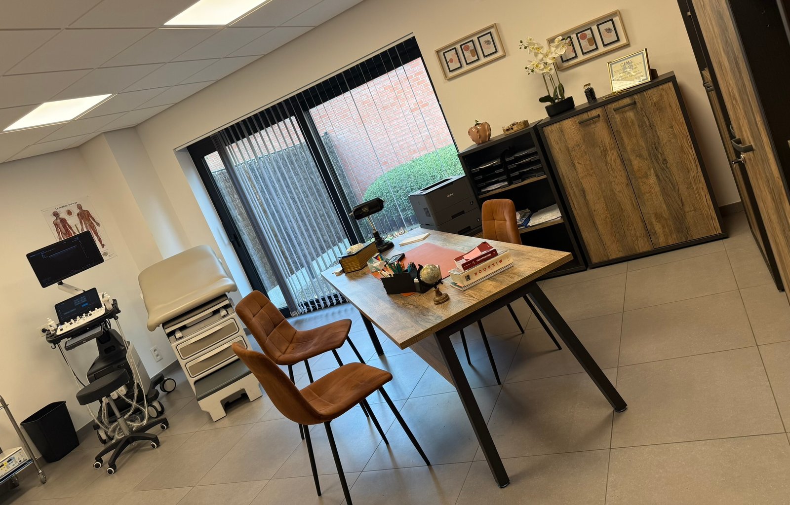 Vue du cabinet et de son espace de consultation rue de Menin à Mouscron